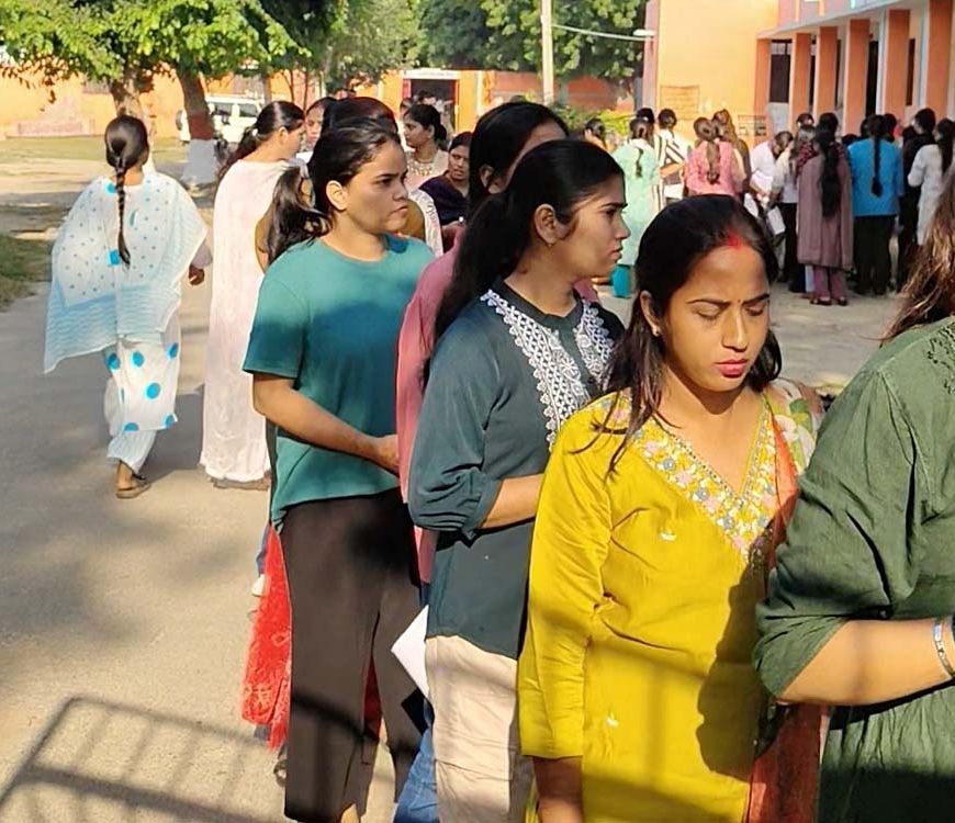 Bilaspur में SET परीक्षा के दौरान कलावा काटने पर बवाल, कोतवाली पुलिस ने संभाला मोर्चा