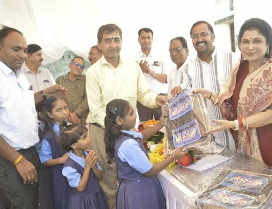 शिक्षा से होगी तरक्की की राह प्रशस्त, बच्चों को नियमित रूप से भेजें स्कूल: राज्यमंत्री गौर