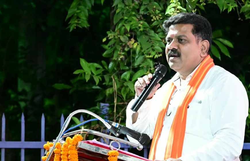 पत्रकार स्व. पंकज शर्मा की प्रतिमा का उप मुख्यमंत्री विजय शर्मा ने किया अनावरण, पत्रकारिता में योगदान को किया गया याद
