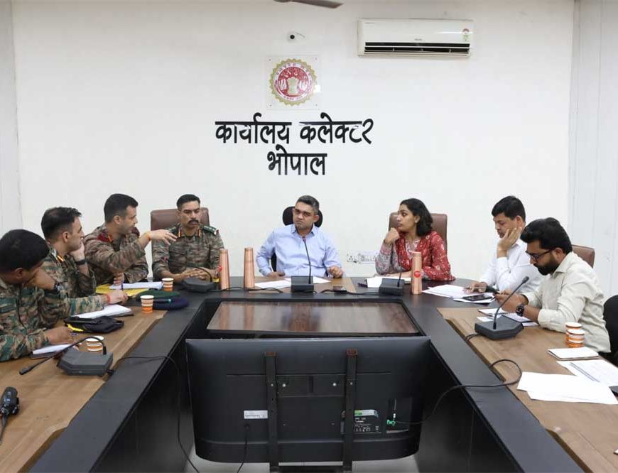 भोपाल में 15 जनवरी को आयोजित होगी 'आर्मी डे परेड', कलेक्टर प्रियंक मिश्रा ने ली अंतर-विभागीय समन्वय बैठक