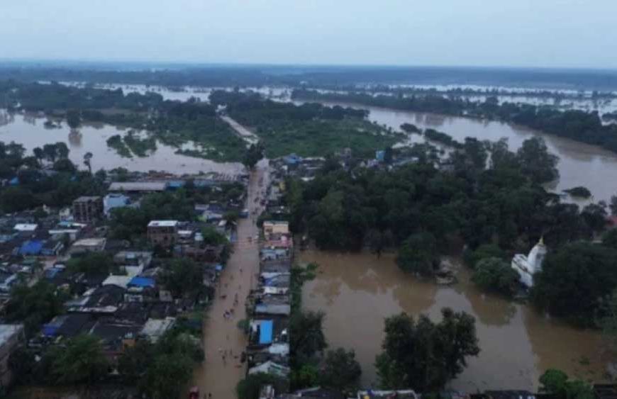 बस्तर बाढ़ आपदा में पीड़ितों को 9.39 करोड़ रुपए से अधिक की राहत राशि का त्वरित भुगतान, पुनर्वास कार्य युद्धस्तर पर जारी