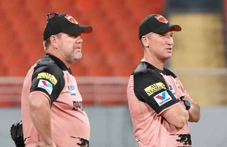 IPL 2027 से पहले पंजाब किंग्स में बड़ा बदलाव, रिकी पोंटिंग के 2 करीबी कोचिंग स्टाफ से बाहर