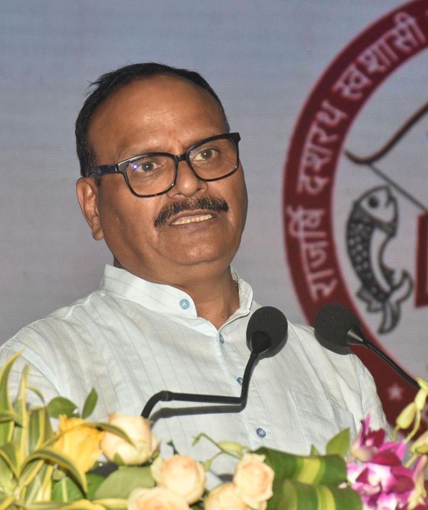 अखिलेश के अयोध्या दौरे पर डिप्टी सीएम ब्रजेश पाठक का हमला, बोले- ‘सपा को सनातन संस्कृति से कोई लेना-देना नहीं’