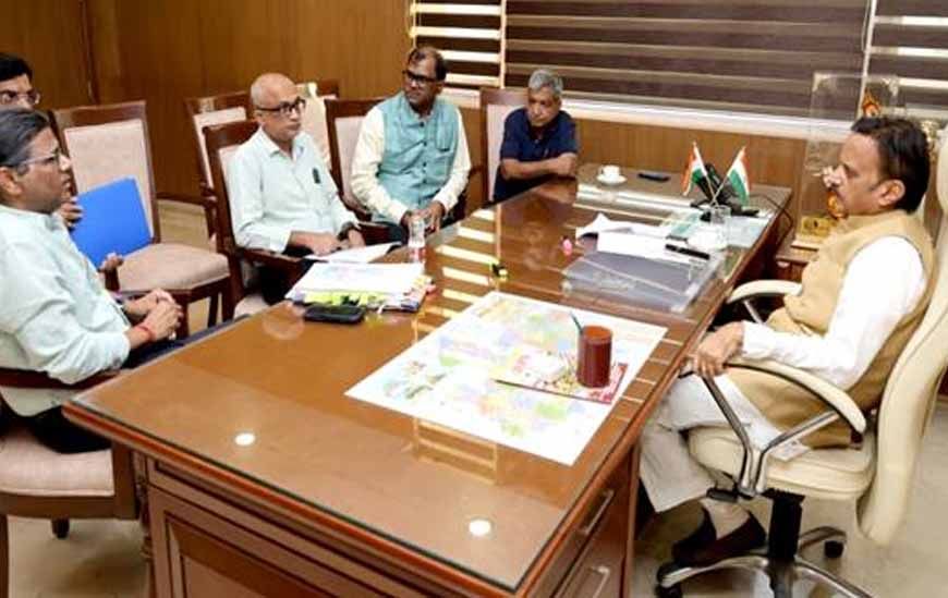 27 जिला चिकित्सालयों में आवश्यकतानुसार नवीन पदों के सृजन की कार्यवाही समय-सीमा में करें पूर्ण: उप मुख्यमंत्री शुक्ल