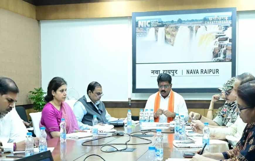 रायपुर : नक्सल प्रकरणों की वापसी के लिए प्रक्रिया में तेजी लाएं, 15 दिनों में जिला स्तरीय समितियों की बैठक करें - उप मुख्यमंत्री विजय शर्मा