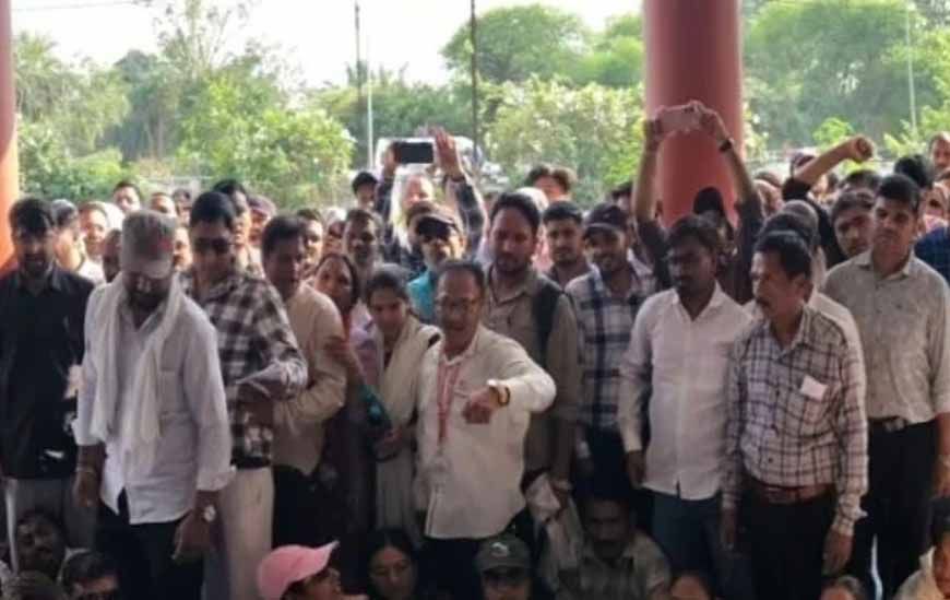 MP में 102 पटवारियों पर बड़ा एक्शन, 27 बर्खास्त और 75 सस्पेंड; 24 घंटे का अल्टीमेटम