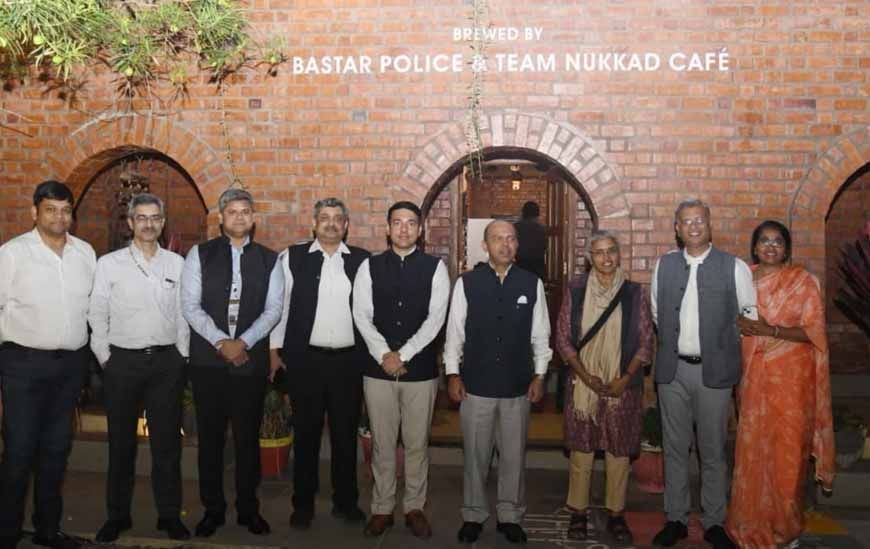 बस्तर में पुनर्वास और स्वावलंबन की मिसाल बना ‘पण्डुम कैफ़े’, केंद्रीय सहकारिता सचिव ने की सराहना