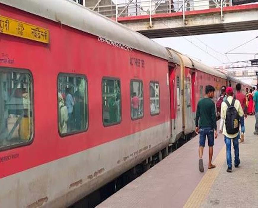 त्योहारों पर यात्रियों को राहत! मंडोर एक्सप्रेस में बढ़ेंगे AC कोच, साबरमती-दिल्ली के बीच चलेगी स्पेशल ट्रेन