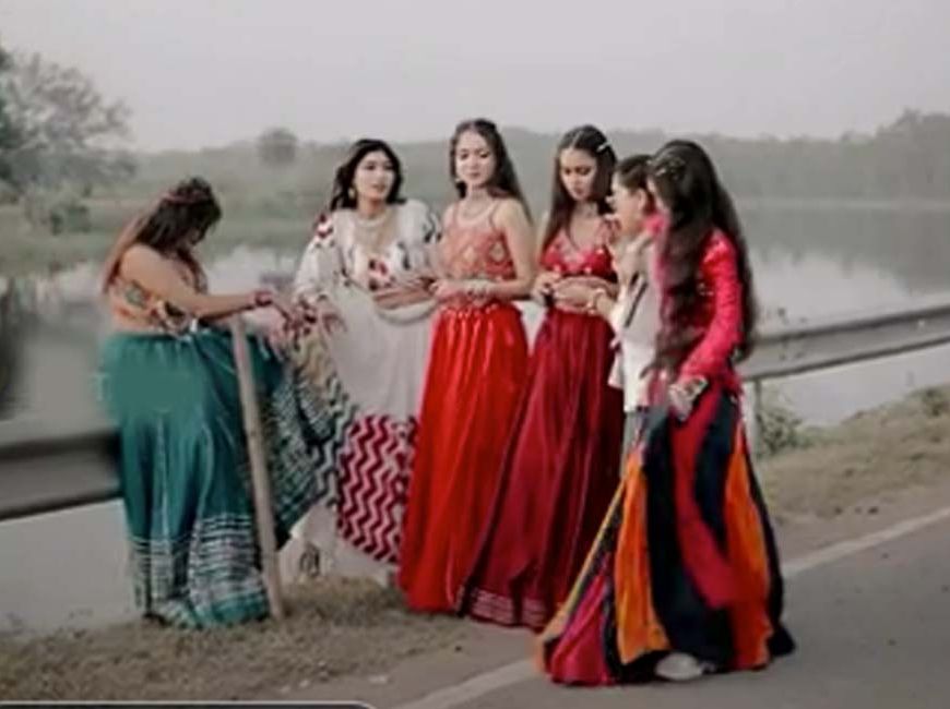 गरबा ड्रेस में सिगरेट और पिस्टल दिखाने का मामला, तीन लड़कियों समेत 9 आरोपी गिरफ्तार