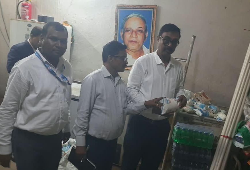 पटना के 5 बड़े होटलों में छापेमारी, एक्सपायरी खाना और बिना तारीख का मटन-चिकन मिलने से मचा हड़कंप