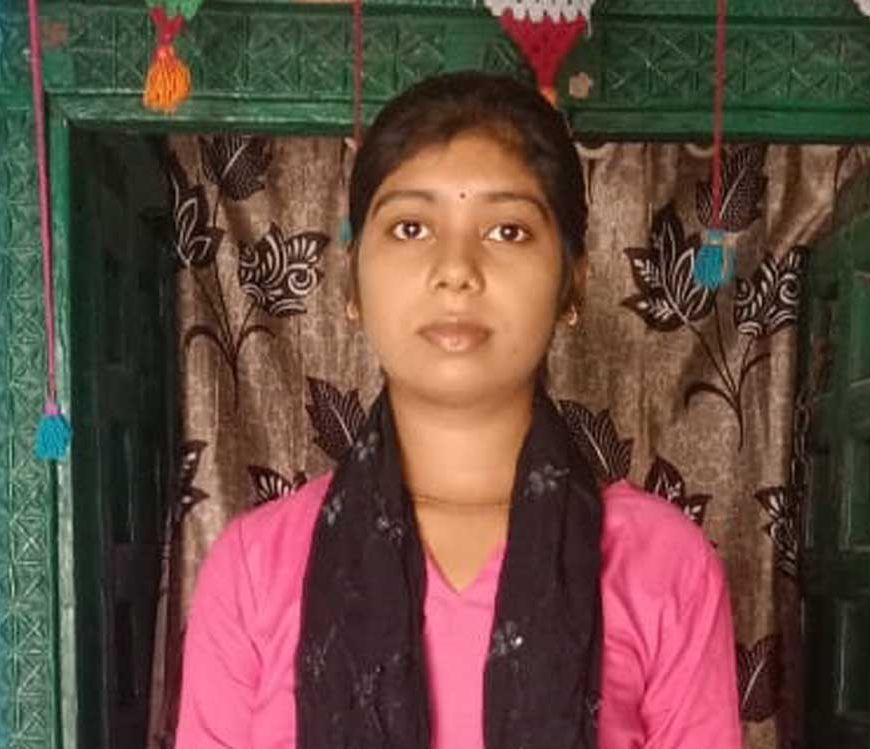 लाड़ली लक्ष्मी योजना ने बदली अंशिता की जिंदगी, संघर्षों को मात देकर कॉलेज तक पहुंची बेटी