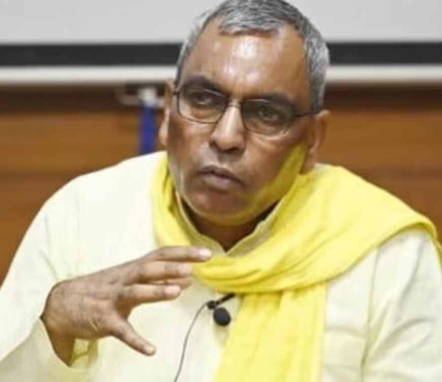 यूपी संवाद में किसानों की आय बढ़ाने, आधुनिक तकनीक, सरकारी योजनाओं और बाजार से जुड़ाव पर चर्चा