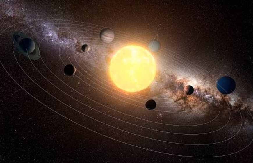 12 अक्टूबर राशिफल: सोमवार को इन राशियों की चमकेगी किस्मत, जानें किन्हें रहना होगा सावधान