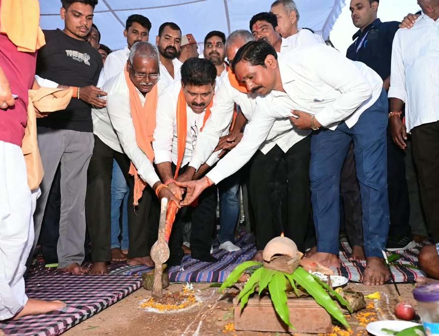 उप मुख्यमंत्री विजय शर्मा ने 78.51 लाख रुपए के दो सीसी सड़क सह नाली निर्माण कार्यों का किया भूमिपूजन