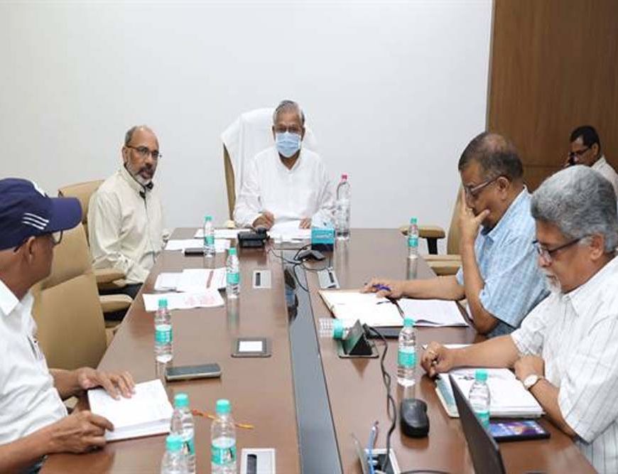 किसानों को रबी सीजन के लिये बिजली की पर्याप्त उपलब्धता सुनिश्चित करें : ऊर्जा मंत्री तोमर