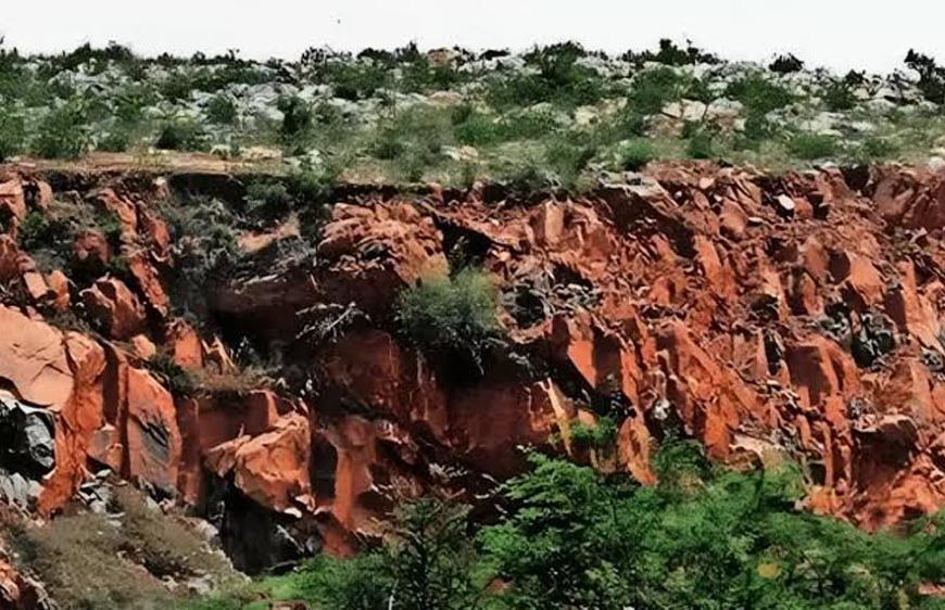 अरावली की छोटी चट्टानों पर संकट, अजमेर में निर्माण के चलते 50% से ज्यादा चट्टानें खत्म