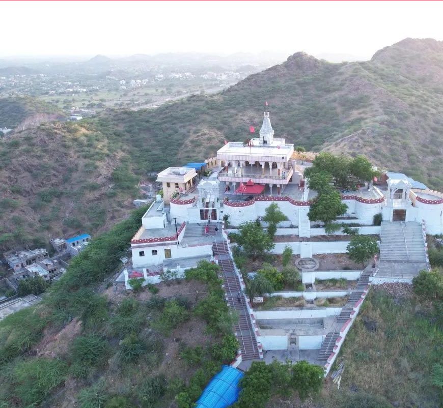 बाड़मेर का ऐतिहासिक गढ़ मंदिर, जहां युद्ध के दौरान लोगों ने मां जोगमाया के दरबार में ली थी शरण