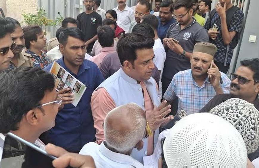 रवि किशन का राहुल गांधी पर हमला, बोले- 'मानसिक संतुलन खो चुके हैं'