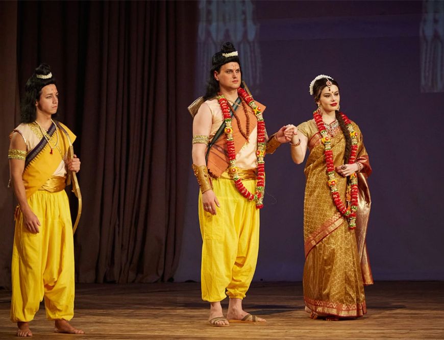 श्रीराम के स्वागत में मास्को तैयार, रामायण के पात्रों के वस्त्र दिल्ली के चांदनी चौक से खरीदकर ले गए रूस
