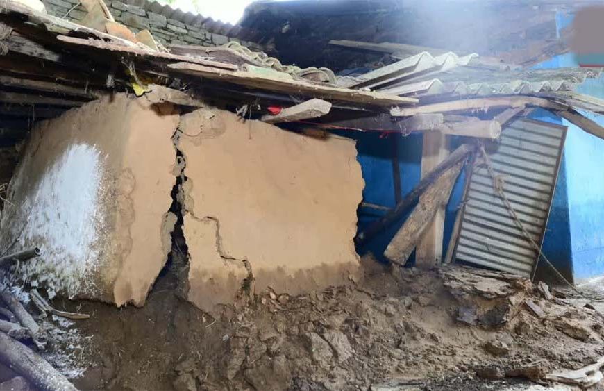 बस्तर में मुआवजे को लेकर भड़के बाढ़ प्रभावित किसान, सर्वे टीम को लौटाया