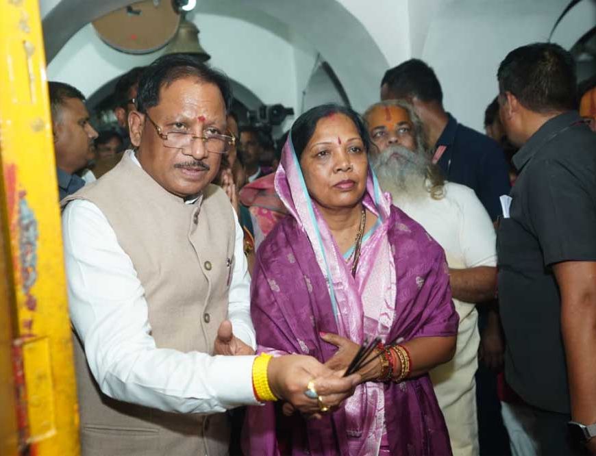 मुख्यमंत्री  विष्णु देव साय ने शिवरीनारायण में भगवान नर-नारायण के किए दर्शन, प्रदेशवासियों की सुख-समृद्धि और खुशहाली की कामना
