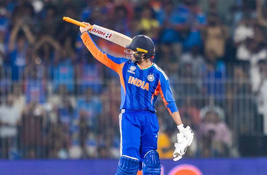 अभिषेक शर्मा ने T20I में रचा इतिहास, छक्कों के मामले में सूर्यकुमार यादव को पछाड़ा