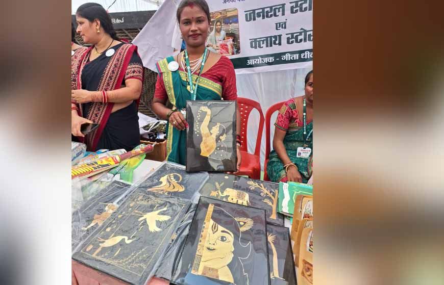 धान के पैरे से धनेश्वरी ने गढ़ी आत्मनिर्भरता की नई पहचान, कला को बनाया कमाई का जरिया