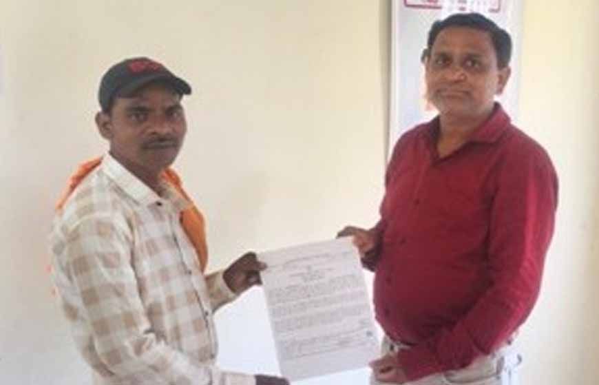 सरकारी सेवाओं की राह हुई आसान, सेवा सेतु से नंद किशोर की बेटी को सिर्फ 4 दिनों में मिले तीन प्रमाण पत्र