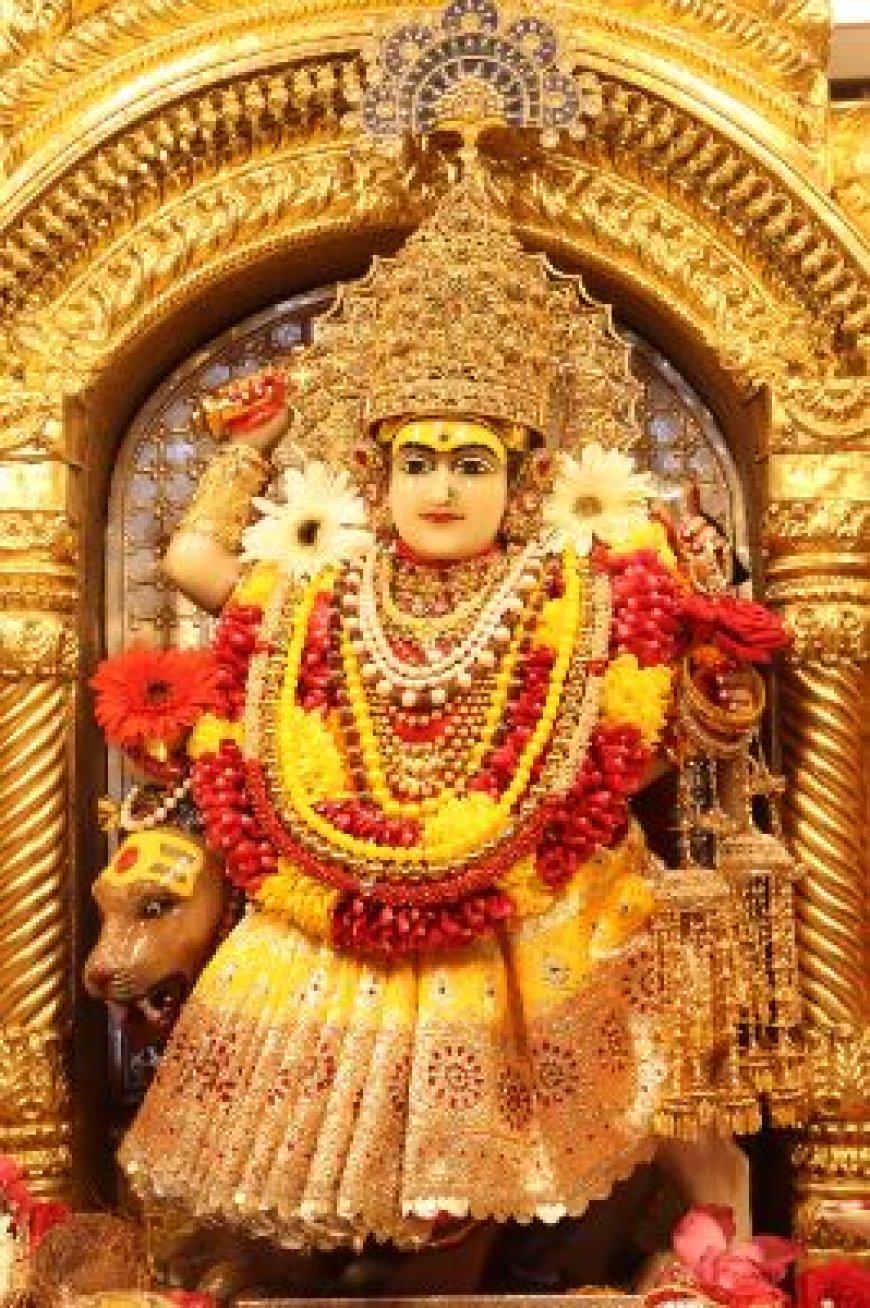 नवरात्र के पांचवें दिन झंडेवाला देवी मंदिर में मां स्कंदमाता की भव्य पूजा-अर्चना