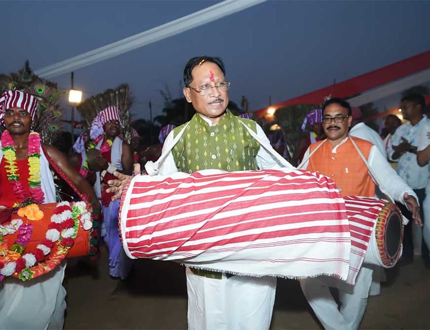 आदिवासी समाज का इतिहास गौरवशाली, हमारी संस्कृति और प्रकृति संरक्षण की परंपरा पूरे देश के लिए प्रेरणा : मुख्यमंत्री  विष्णु देव साय