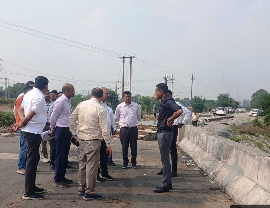 लोक निर्माण विभाग के सचिव ने सड़कों-पुलों के कार्यों का किया निरीक्षण