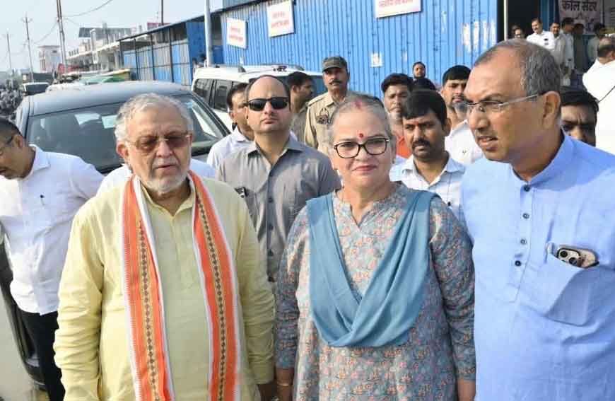 योगी सरकार फैजुल्लागंज में लगातार चला रही बाढ़ राहत कार्य, प्रभारी मंत्री ने किया निरीक्षण