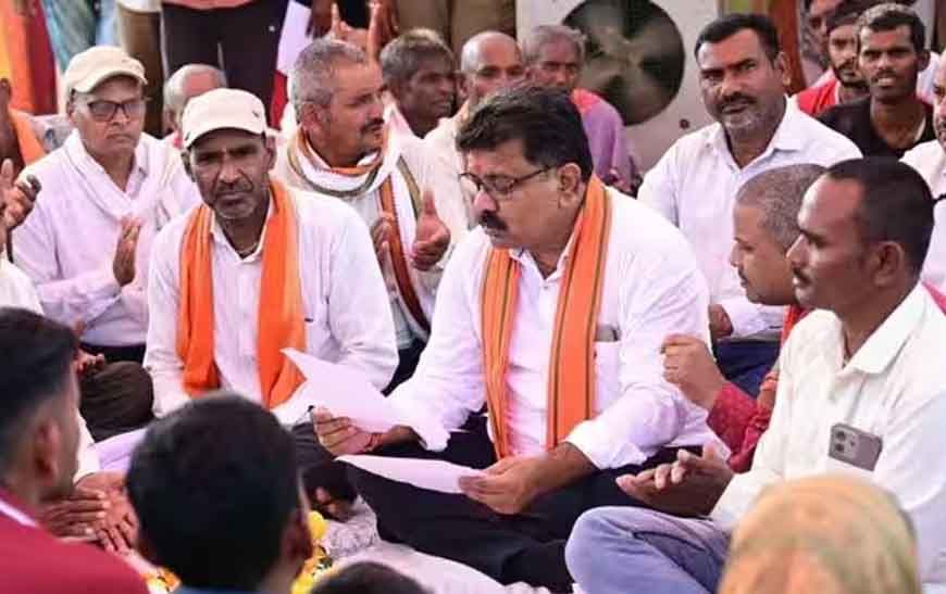 सड़क की गुणवत्ता पर भड़के डिप्टी CM, बोले- उखाड़कर दोबारा बनाओ, अधिकारियों को सख्त निर्देश