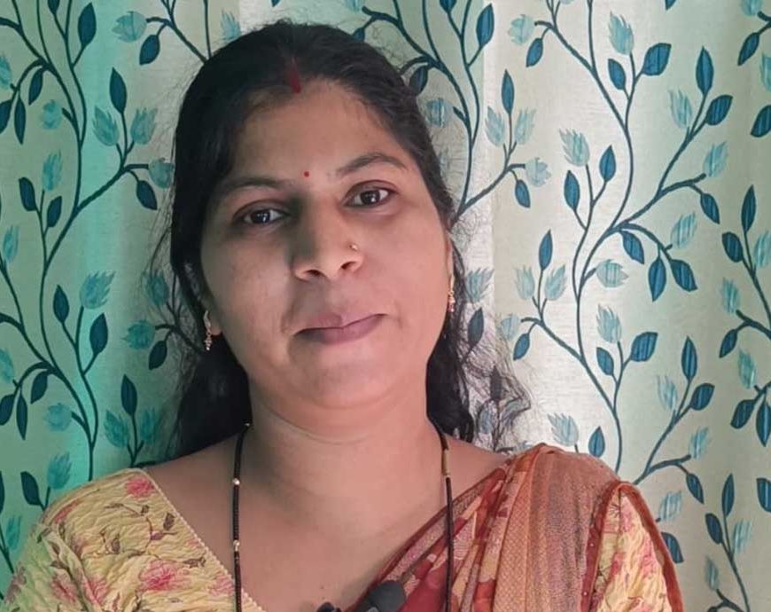 स्व-सहायता समूह से जुड़कर आत्मनिर्भर बनीं दुर्ग की सोनिया साहू बैंक सखी के रूप में दे रही हैं सेवाएं