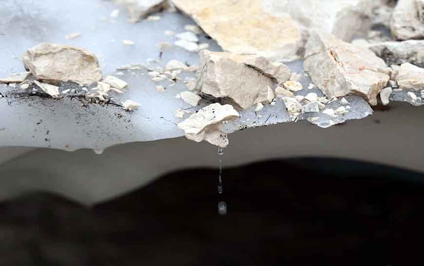 स्लोवेनिया का आखिरी ग्लेशियर भी खतरे में, 80 साल में आधी रह गई बर्फ