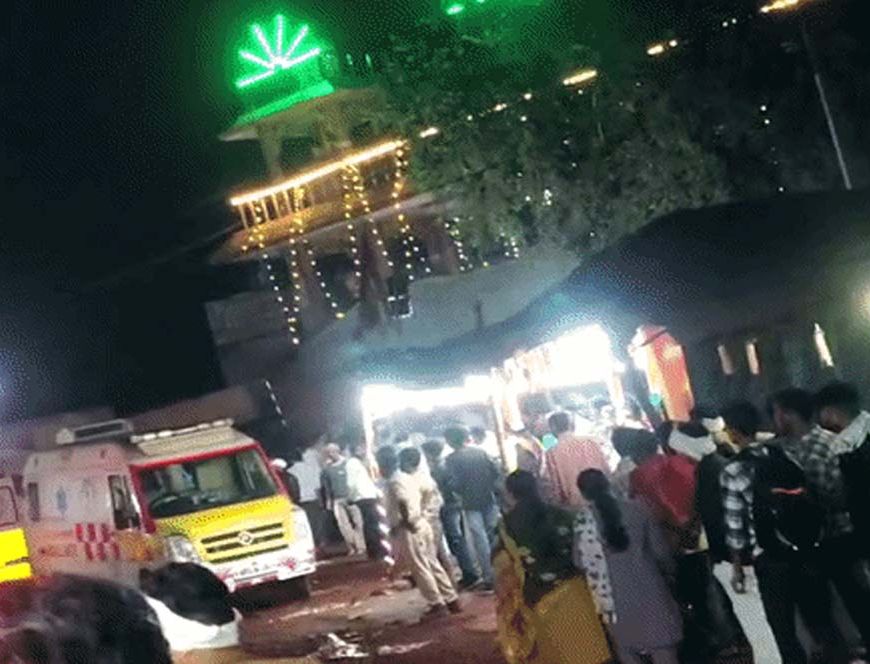 ग्वालियर में मंदिर के बाहर ट्रक का कहर, 15 श्रद्धालुओं की मौत