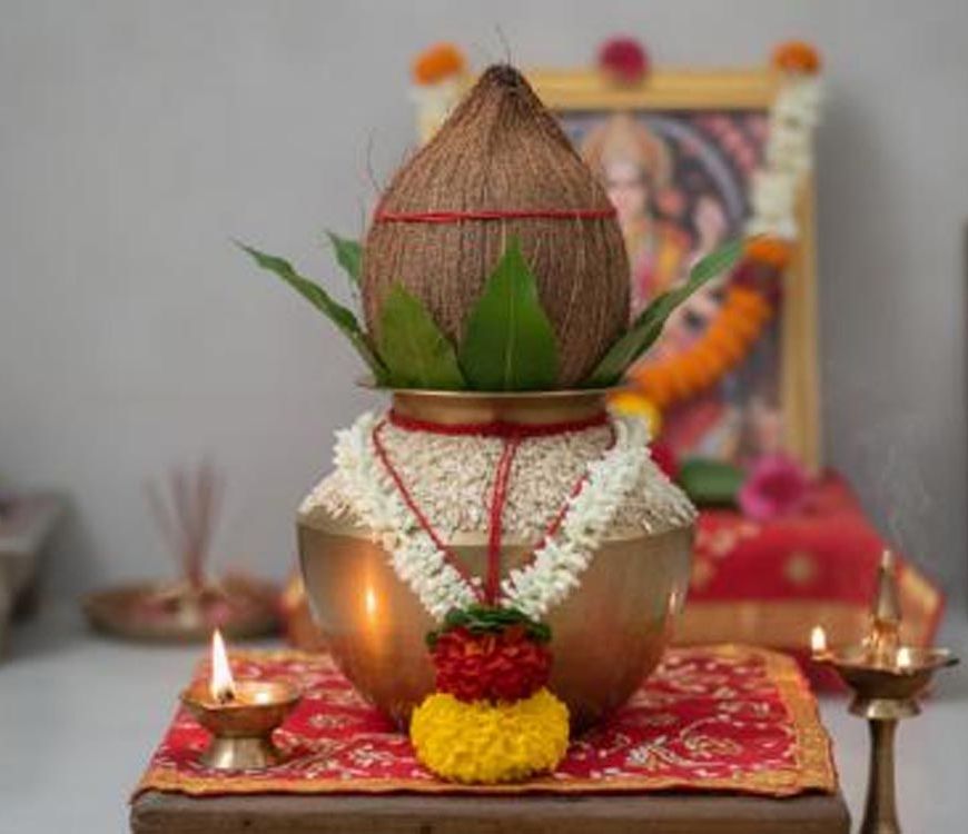नवरात्रि पारण के बाद कलश, नारियल और जौ का क्या करें? जानें पूजा सामग्री के विसर्जन के नियम