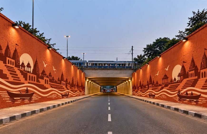 एयर शो के लिए संवर रही काशी, दीवारों पर उकेरी जा रही गंगा घाटों की छटा