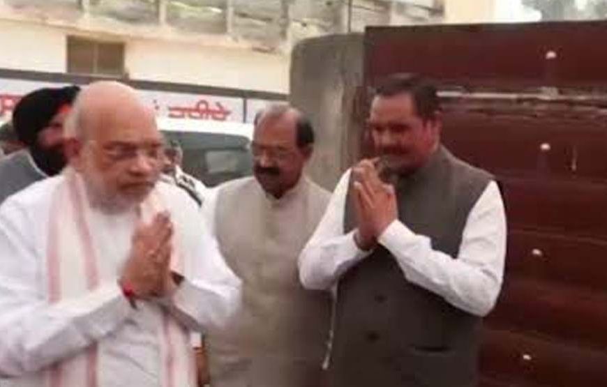 अमित शाह गुरदासपुर में विक्रमजीत के परिवार से मिले, अब परविंदर झोटा के घर जाएंगे
