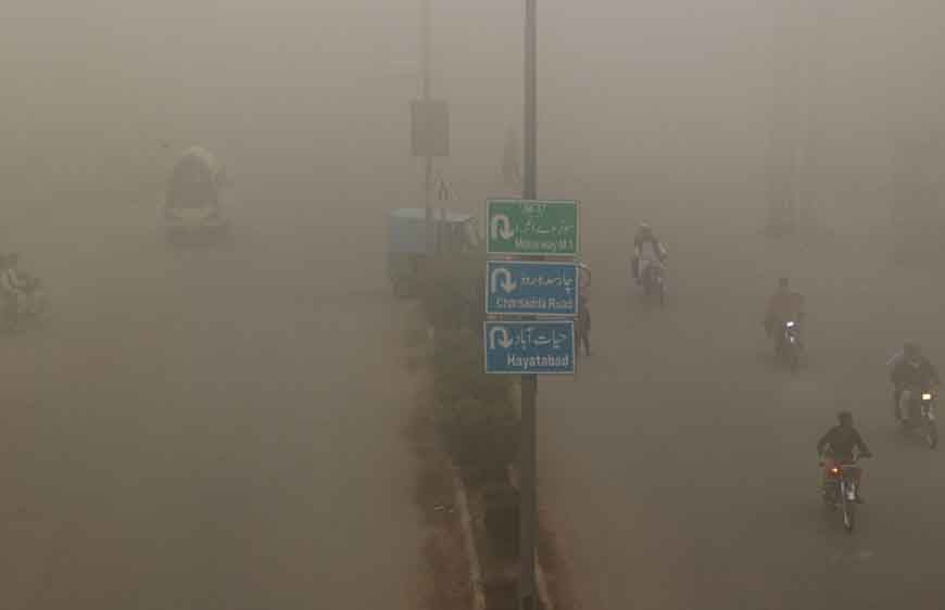 LNG संकट से पाकिस्तान की बढ़ी मुश्किलें, सर्दियों से पहले जहरीली हवा का खतरा