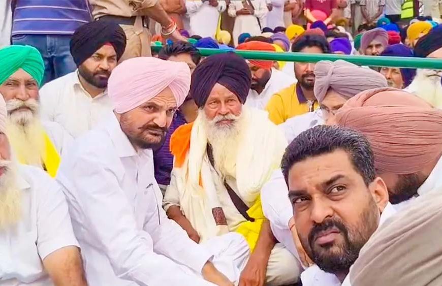 सिद्धू मूसेवाला के पिता का छलका दर्द, बोले- शाह ने भरोसा दिया था, इंसाफ नहीं मिला