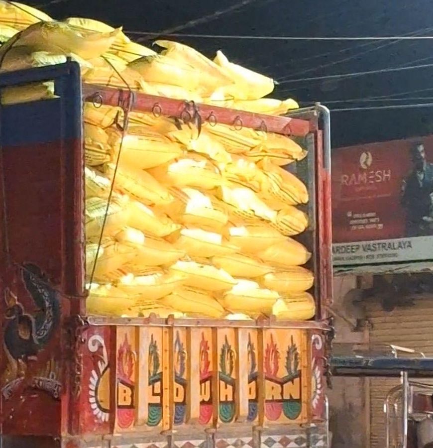 झज्जर पहुंचा 2,550 मीट्रिक टन खाद का रैक, झज्जर-रोहतक-सोनीपत के किसानों को मिलेगी राहत
