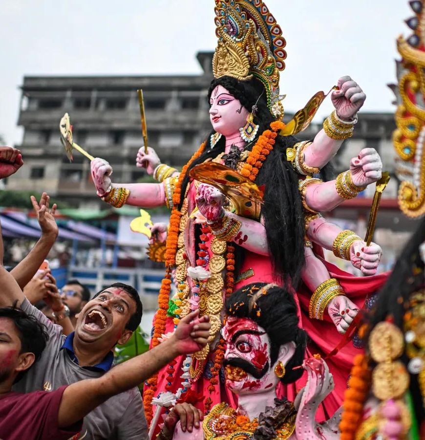 बांग्लादेश में इस बार धूमधाम से मनी दुर्गा पूजा, हिंदू समुदाय ने सरकार की सुरक्षा व्यवस्था को सराहा