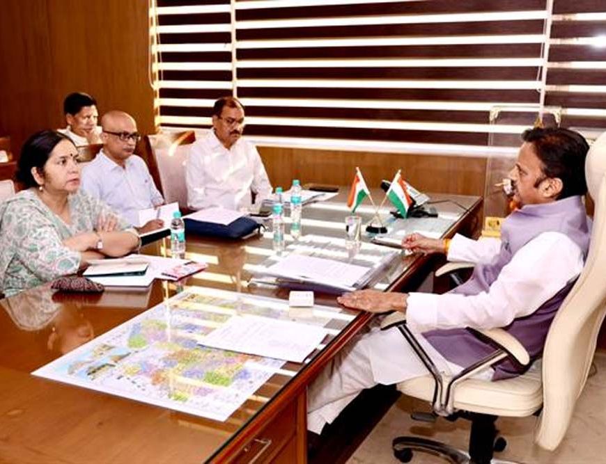 स्वास्थ्य सेवाओं में लापरवाही बर्दाश्त नहीं: डिप्टी CM शुक्ल