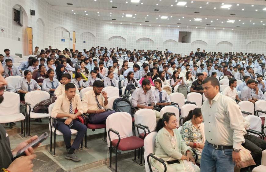 योगी सरकार में साइबर क्राइम के खिलाफ बड़ी कार्रवाई, ऑनलाइन उत्पीड़न में फंसे 24 बच्चों का रेस्क्यू