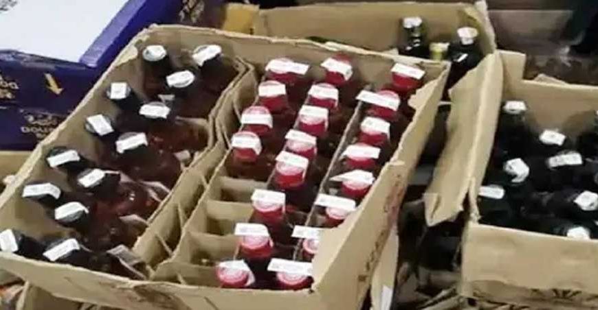 IPS की कार्रवाई के बाद शराब का ‘खेल’: मौके पर 50 लीटर बरामद, थाने पहुंचते-पहुंचते 5 लीटर कम! भोपाल में मचा हड़कंप