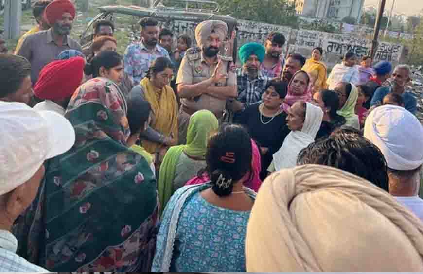 पंजाब के मकबूलपुरा पहुंचीं SDM, नशे के खिलाफ जंग में लोगों से मांगा सहयोग