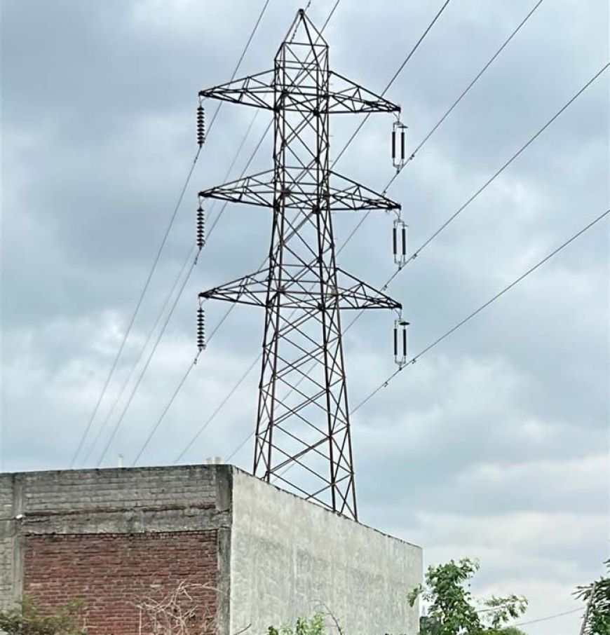 हाई कोर्ट के निर्देश पर सतना में ट्रांसमिशन लाइनों के प्रतिबंधित कॉरिडोर में निर्माणों पर कार्रवाई