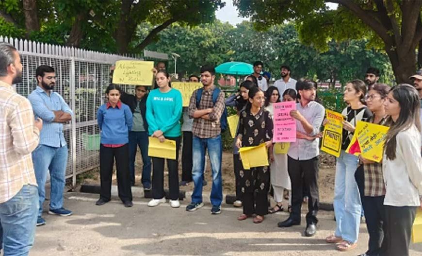 PU कैंपस में घूमती गाड़ियों से छात्र परेशान, फोर व्हीलर पर रोक लगाने की मांग