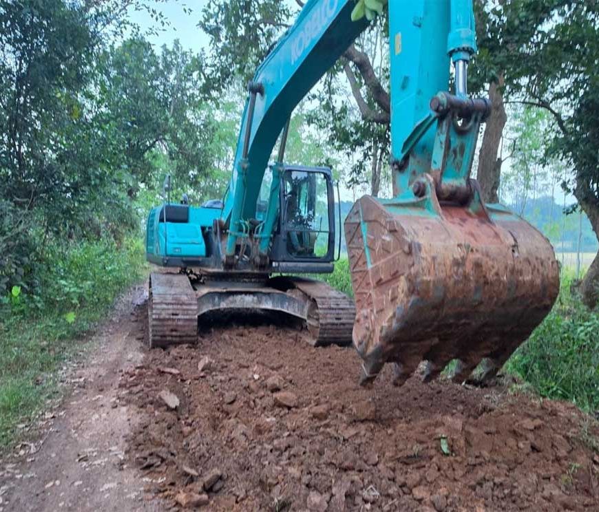 नक्सलवाद के खात्मे के बाद बस्तर में विकास को नई गति, बड़े बोदल सड़क निर्माण कार्य प्रारंभ